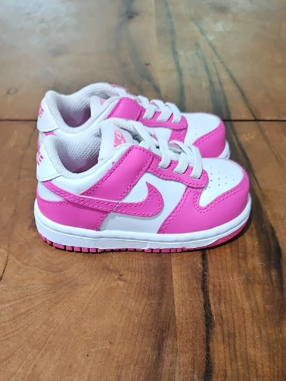 Nike Kids Pink and White Low-Top Sneakers Dunk Lows Sz 5c.  NIB